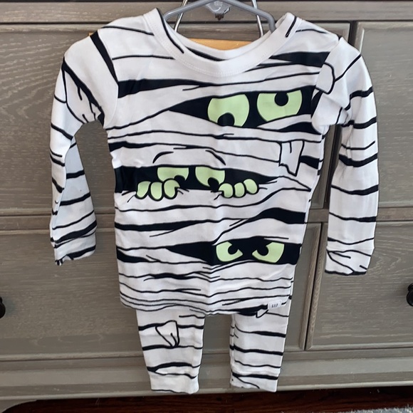 Gap Toddler Halloween Glow in the Dark Pajamas Size 2T - Picture 5 of 6